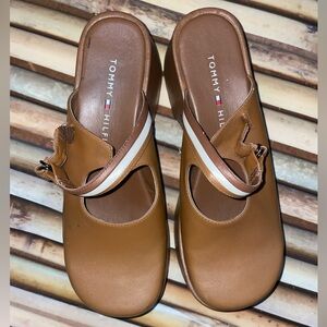 Tommy Hilfiger Women's Brown Slip-On Clogs